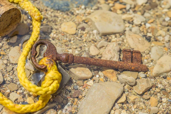Παλιά Κλειδί Στη Θάλασσα Clsoe Μέχρι Βολή — Φωτογραφία Αρχείου