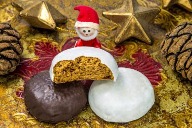 Pfeffernusse Almanca biber somun çerezleri Noel partisi için