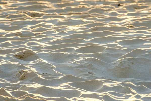 Textura Areia Praia Com Ondas Dia Ensolarado — Fotografia de Stock