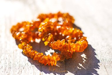 Amber Necklace yakın atış