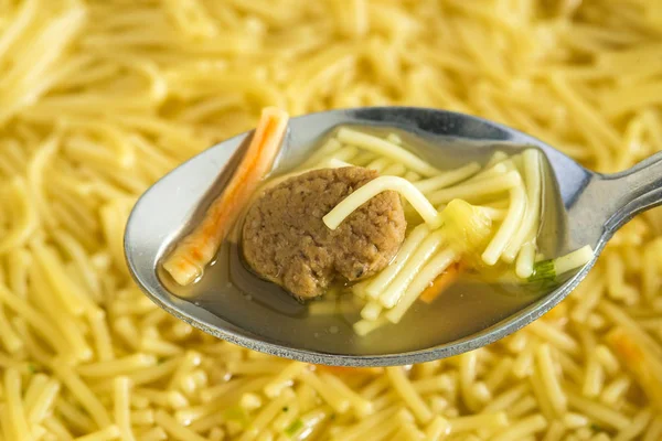Noodlesoep Met Rundvlees Ballen — Stockfoto