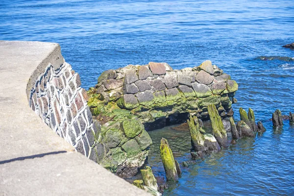 Ustka Med Gamla Stenar Och Väggarna Andra Världskriget — Stockfoto