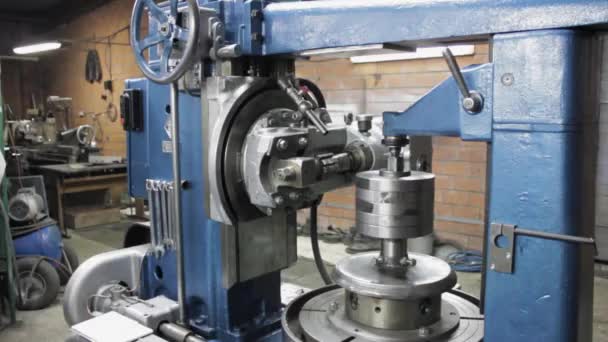 工厂齿轮切割机 — 图库视频影像