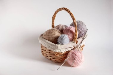 sepeti renkli düğüm ile