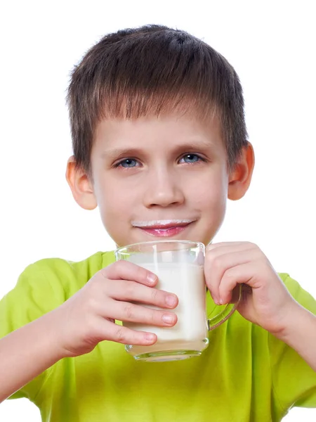 Lindo menino bebendo leite isolado — Fotografia de Stock