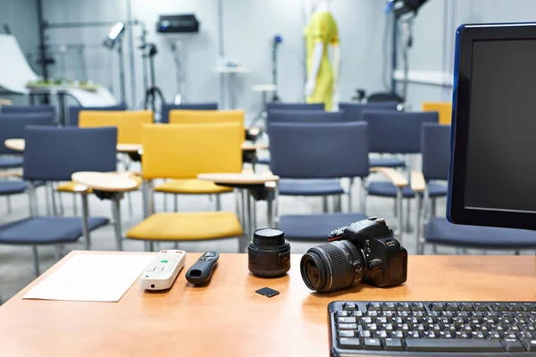 Luogo dell'insegnante in classe della scuola di fotografia — Foto Stock