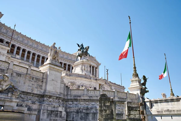 Il Monumento nazionale a Vittorio Emanuele II в роли Витториано — стоковое фото