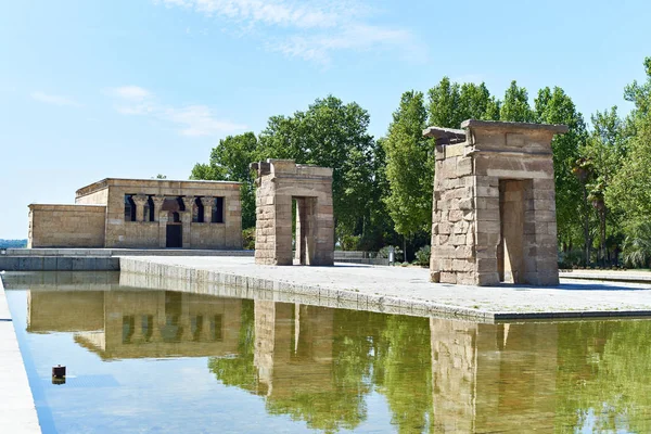 Oude Egyptische tempel van Debod in Madrid — Stockfoto