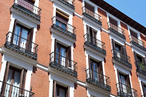 马德里建筑之窗 — 图库照片
