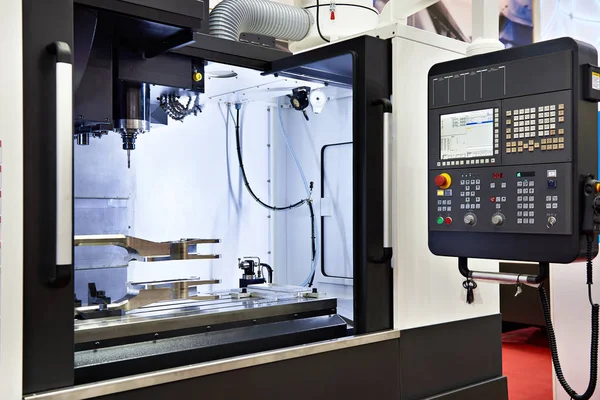 Fräsmaschine cnc — Stockfoto