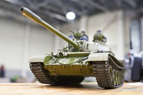 Model van de Sovjet-tank T-54 op radio control — Stockfoto