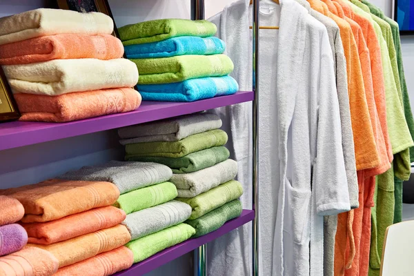 Terry πετσέτες και μπουρνούζια — Φωτογραφία Αρχείου