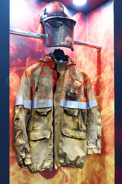 Jaqueta de trabalho após exposição à chama — Fotografia de Stock