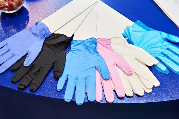 Zdravotní nitrilové pudr zdarma rukavice — Stock fotografie