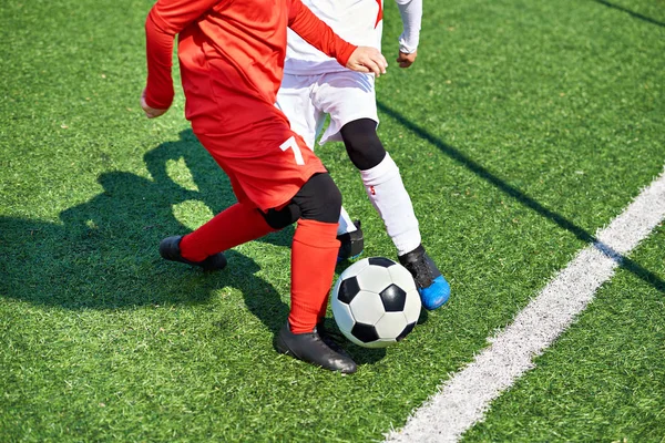 Dziecko Soccer Gracze Piłkę Boisko — Zdjęcie stockowe