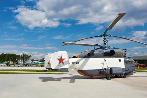 ソ連海軍のためのKamov Ka-27軍用ヘリコプター — ストック写真