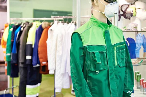 Werkkleding in de winkel — Stockfoto