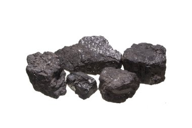 kömür beyaz arkaplanda izole edildi