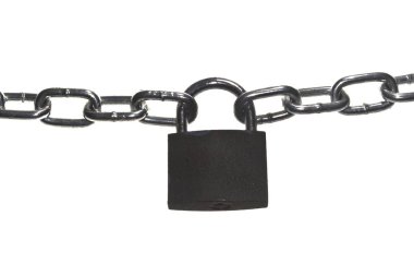Beyaz arkaplanda zincir izole edildi