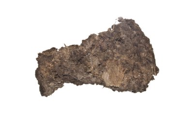 İnek gübresi beyaz arkaplanda izole