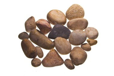 Beyaz arkaplanda izole taşlar