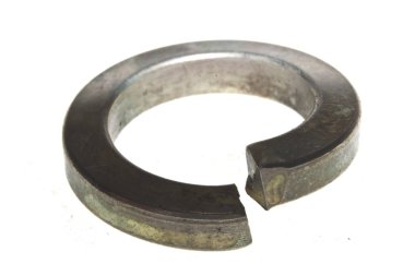 Beyaz arka plan üzerinde izole cıvata