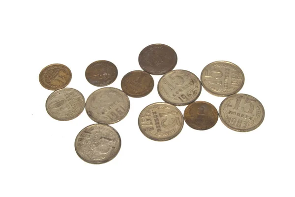 Монети ізольовані на білому тлі — стокове фото