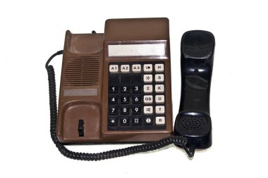 telefon beyaz arkaplanda izole edildi