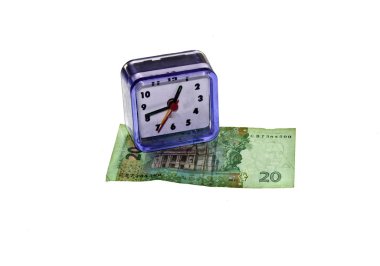 Saat beyaz arkaplanda izole edildi