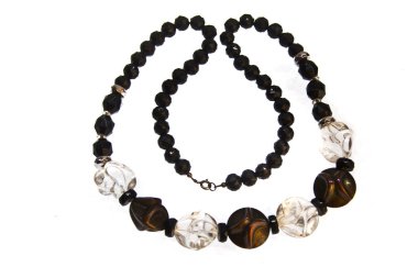 Beyaz arka planda izole edilmiş kadın mücevherleri