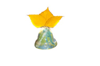 Beyaz arkaplanda izole edilmiş çan