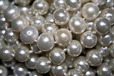 Kadın mücevherleri siyah arka planda izole edilmiş