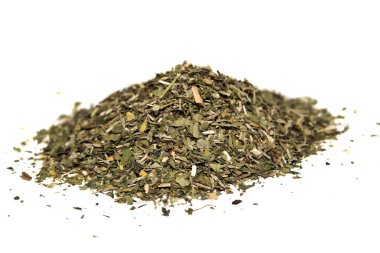 Beyaz arkaplanda izole edilmiş kurutulmuş maydanoz