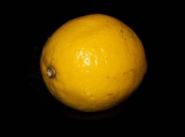 limon beyaz arkaplanda izole
