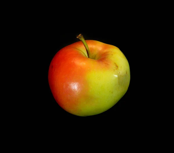 Manzana aislada sobre fondo negro — Foto de Stock
