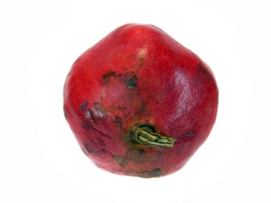 Beyaz arkaplanda kırmızı nar izole edildi
