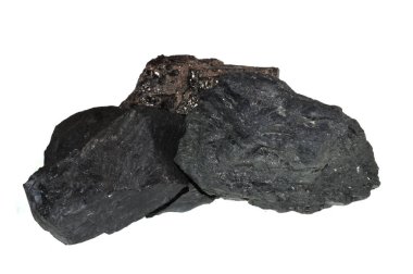 kömür beyaz arkaplanda izole edildi