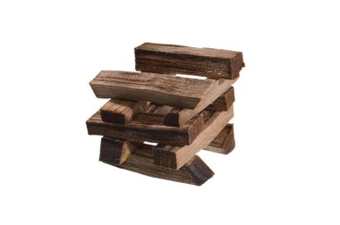 meşe yakacak odun beyaz arka planda izole