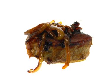                                beyaz arka plan üzerinde izole kızarmış et