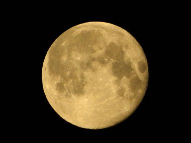                                siyah arka plan üzerine izole moon