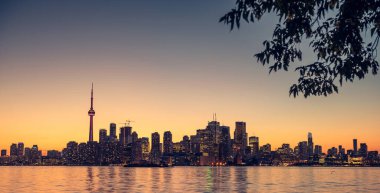 Toronto şehri gün batımında ufuk çizgisi, Ontario, Kanada