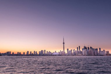 Toronto şehri gün batımında ufuk çizgisi, Ontario, Kanada