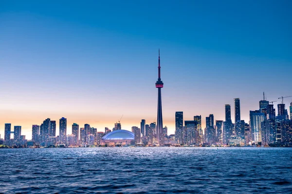 Toronton Kaupungin Horisonttiin Auringonlaskun Aikaan Ontario Kanada — kuvapankkivalokuva