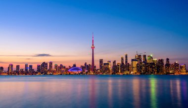 Toronto şehri gün batımında ufuk çizgisi, Ontario, Kanada
