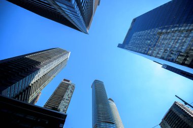 Toronto City, Kanada 'daki modern binaların en alt görüntüsü
