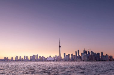 Toronto şehri gün batımında ufuk çizgisi, Ontario, Kanada