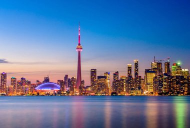 Toronto şehri gün batımında ufuk çizgisi, Ontario, Kanada