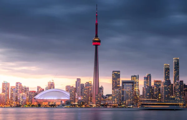 Toronto Város Látképe Felhős Estéken Ontario Kanada — Stock Fotó