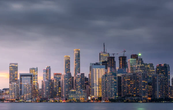 Toronto Skyline Città Sulla Sera Nuvolosa Ontario Canada — Foto Stock