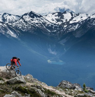 Whistler dağlarındaki Dağ Bisikletçileri, İngiliz Kolombiyası, Kanada